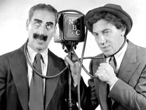 Los Hermanos Groucho y Chico Marx parecen ser la inspiración de la Sentencia sobre el pedido de Amparo