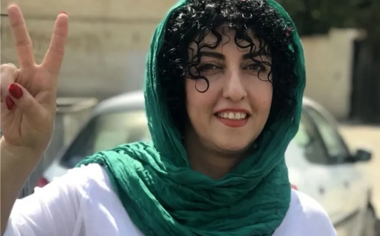 Narges Mohammadi condenada en irán